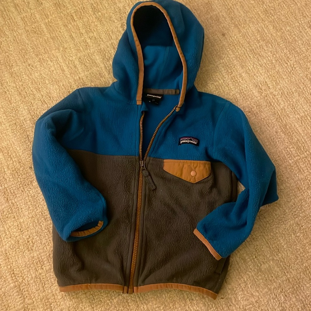 Patagonia Kids Blue Teal and Gray Hooded Fleece Jacket with Tan Trim